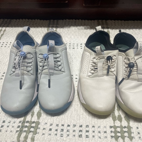 2 pairs of Clove Shoes - Picture 2 of 4